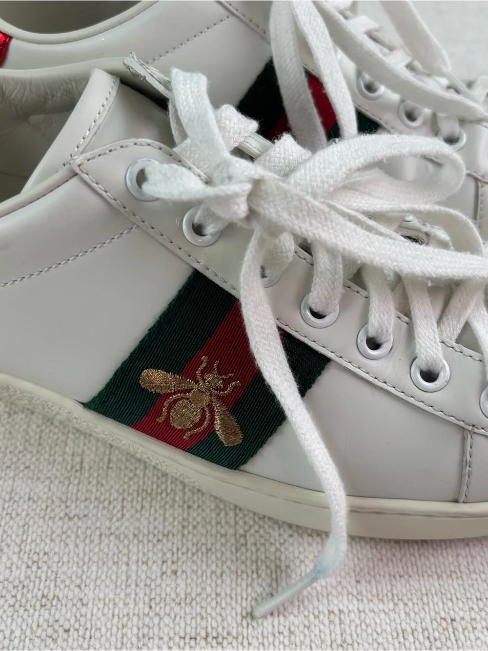 Gucci White Leather Sneakers with Red and Green Stripe and Red Heel